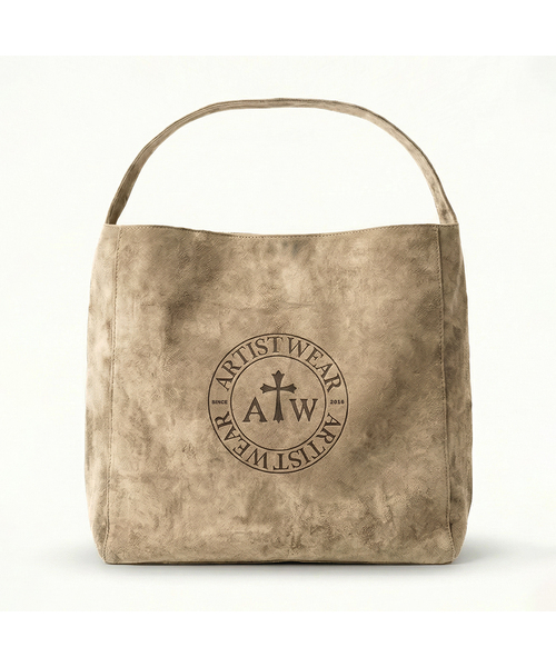 ARTISTWEAR（アーティストウェア）の「[ATW] ヘリテージロゴスエードトートバッグ - 3COLOR（トートバッグ・レディース・ダークブラウン/レオパード/キャメル・FREE）」の2枚目の写真