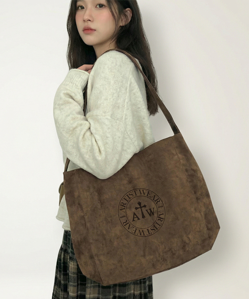 ARTISTWEAR（アーティストウェア）の「[ATW] ヘリテージロゴスエードトートバッグ - 3COLOR（トートバッグ・レディース・ダークブラウン/レオパード/キャメル・FREE）」の13枚目の写真