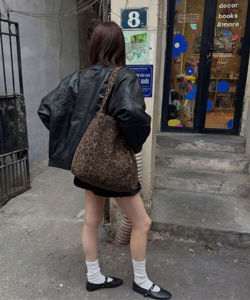 ARTISTWEAR（アーティストウェア）の「[ATW] ヘリテージロゴスエードトートバッグ - 3COLOR（トートバッグ・レディース・ダークブラウン/レオパード/キャメル・FREE）」の8枚目の写真