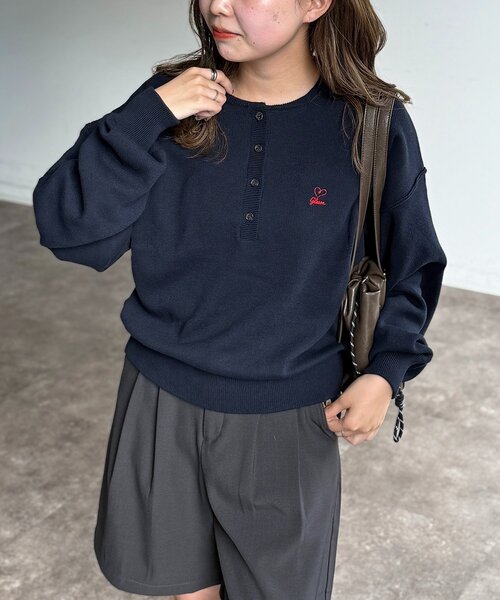 CPCM(シーピーシーエム)の「1ポイント刺繍ヘンリープルオーバー(ニット/セーター・レディース・ライトグレー/ネイビー/オレンジ/ブルー系その他・FREE)」の2枚目の写真