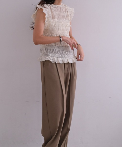 AKTE（アクテ）の「シャーリングギャザーブラウス（シャツ/ブラウス・レディース・アイボリー/ブラック・FREE）」の5枚目の写真