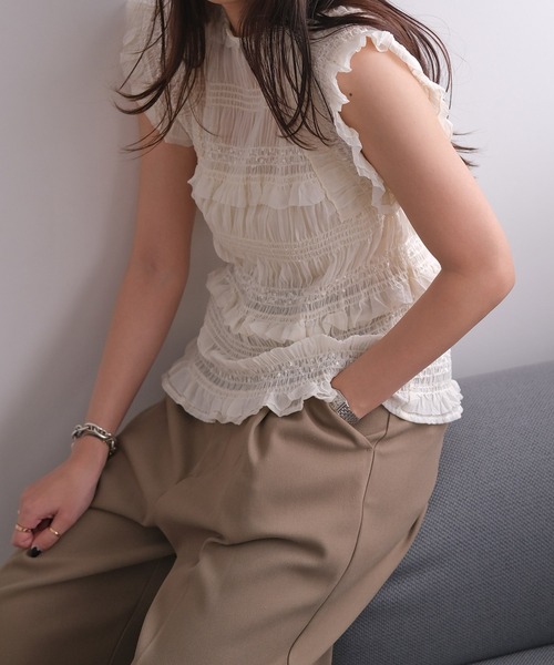 AKTE（アクテ）の「シャーリングギャザーブラウス（シャツ/ブラウス・レディース・アイボリー/ブラック・FREE）」の9枚目の写真