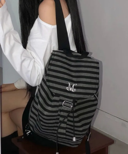 MUCENT(ムセント)の「◇MUCENT◇ブランド直輸入正規品/MUTE STRIPE MINI BACK PACK UNISEX ミュートストライプミニバックパック 男女共用(バックパック/リュック・レディース・ブラック・FREE)」の1枚目の写真