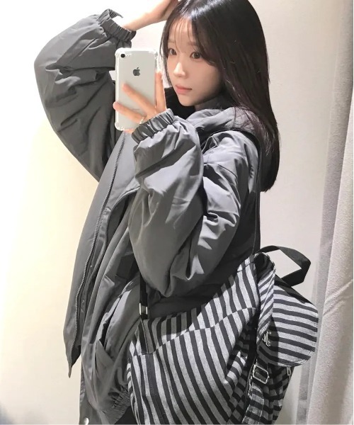 MUCENT(ムセント)の「◇MUCENT◇ブランド直輸入正規品/MUTE STRIPE MINI BACK PACK UNISEX ミュートストライプミニバックパック 男女共用(バックパック/リュック・レディース・ブラック・FREE)」の6枚目の写真
