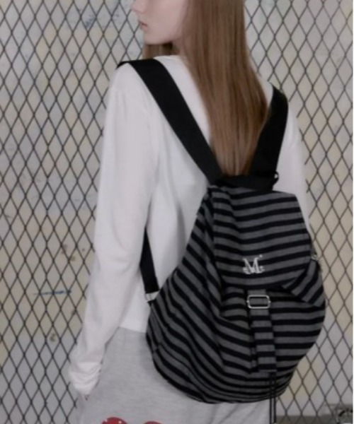 MUCENT(ムセント)の「◇MUCENT◇ブランド直輸入正規品/MUTE STRIPE MINI BACK PACK UNISEX ミュートストライプミニバックパック 男女共用(バックパック/リュック・レディース・ブラック・FREE)」の2枚目の写真