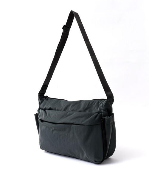 NESK（ネスク）の「【NESK】《A4サイズ可》ナイロン ワイドボディショルダーバッグ（NS-017）（ショルダーバッグ・メンズ・グレー/ブラック・FREE）」の2枚目の写真