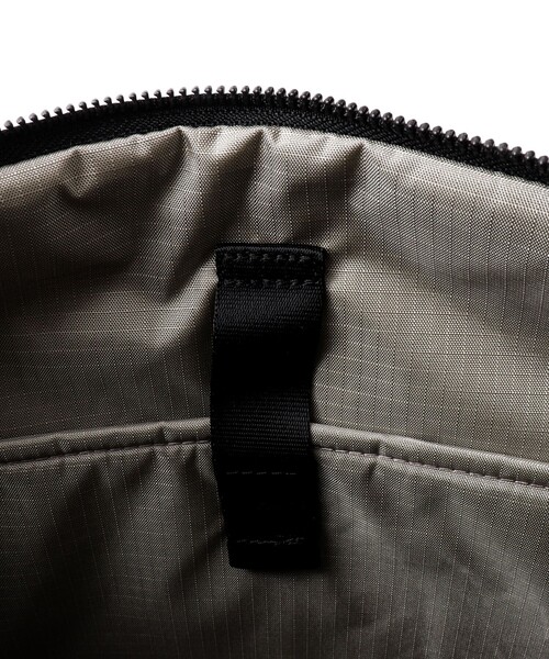 NESK（ネスク）の「【NESK】《A4サイズ可》ナイロン ワイドボディショルダーバッグ（NS-017）（ショルダーバッグ・メンズ・グレー/ブラック・FREE）」の18枚目の写真