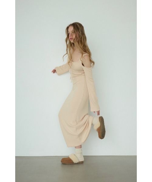 ALEXIA STAM(アリシアスタン)の「Open Shoulder Long Dress /パッドin肩開きワンピース(ワンピース・レディース・ブラック/クリーム・L/M/S)」の1枚目の写真