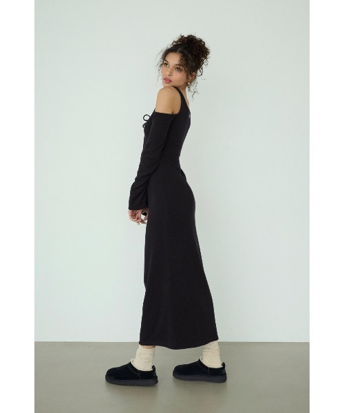 ALEXIA STAM(アリシアスタン)の「Open Shoulder Long Dress /パッドin肩開きワンピース(ワンピース・レディース・ブラック/クリーム・L/M/S)」の5枚目の写真