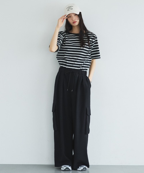 Doux archives(ドゥアルシーヴ)の「【EC限定】【UVカット/防シワ/吸水速乾】タックワイドカーゴパンツ(カーゴパンツ・レディース・チャコールグレー/ブラック/モカ・FREE)」の6枚目の写真