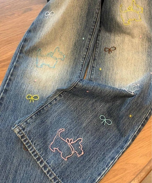 WEGO(ウィゴー)の「ドッグ刺繍ルーズストレートデニム(デニムパンツ・レディース・サックスブルー・MEDIUM/LARGE)」の5枚目の写真