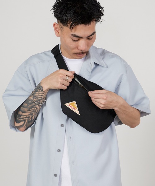 KELTY（ケルティ）の「KELTY/ケルティ ES SLIM FANNY お出かけ 公園 カラーバリエーション豊富 2026年春夏（ボディバッグ/ウエストポーチ・メンズ・スカイブルー/ブラック/ベージュ/ネイビー/オリーブ/セージグリーン/タン/マスタード/ホワイト系その他/ブラック系その他/ブラウン系その他/レオパード/アニマル・FREE）」の19枚目の写真