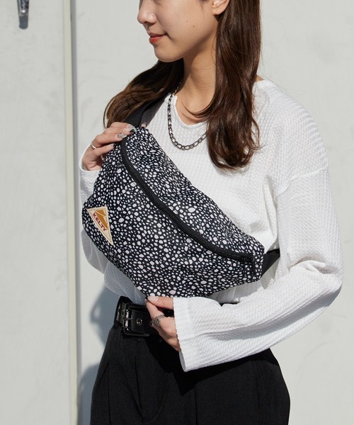 KELTY（ケルティ）の「KELTY/ケルティ ES SLIM FANNY お出かけ 公園 カラーバリエーション豊富 2026年春夏（ボディバッグ/ウエストポーチ・メンズ・スカイブルー/ブラック/ベージュ/ネイビー/オリーブ/セージグリーン/タン/マスタード/ホワイト系その他/ブラック系その他/ブラウン系その他/レオパード/アニマル・FREE）」の22枚目の写真