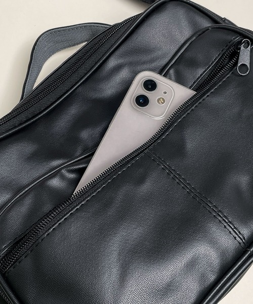 CALIFORNIA OUTFITTERS（カリフォルニア アウトフィッターズ）の「3C27 PUレザー 2WAYスクエアショルダーバッグ（ショルダーバッグ・メンズ・ブラック・ONESIZE）」の6枚目の写真