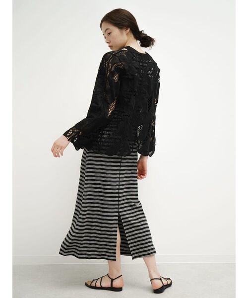 FIKA.(フィーカ)の「Floral lace blouse(その他アウター・レディース・オフホワイト/ブラック/ブラウン・MEDIUM)」の19枚目の写真