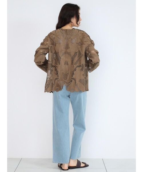 FIKA.(フィーカ)の「Floral lace blouse(その他アウター・レディース・オフホワイト/ブラック/ブラウン・MEDIUM)」の11枚目の写真