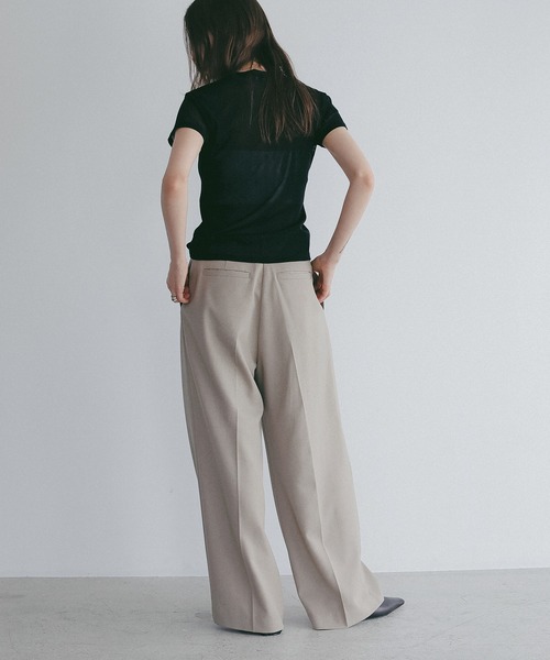 MANOF(マノフ)の「TUCK WIDE PANTS(その他パンツ・レディース・アイボリー/ベージュ/グリーン/ブラック・S/M)」の17枚目の写真