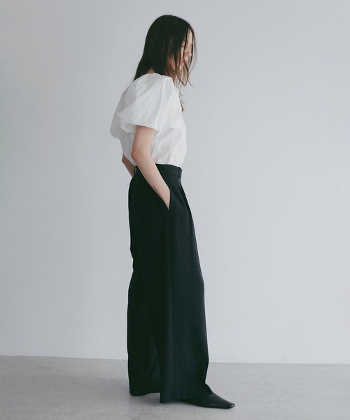 MANOF(マノフ)の「TUCK WIDE PANTS(その他パンツ・レディース・アイボリー/ベージュ/グリーン/ブラック・S/M)」の19枚目の写真