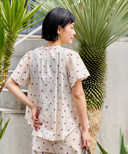 FREAK'S STORE(フリークスストア)の「インド 総柄刺繍 袖フリルブラウス<セットアップ対応>(シャツ/ブラウス・レディース・オフホワイト/ブラック・フリ-)」の5枚目の写真