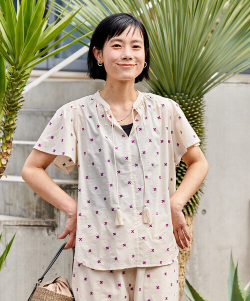 FREAK'S STORE(フリークスストア)の「インド 総柄刺繍 袖フリルブラウス<セットアップ対応>(シャツ/ブラウス・レディース・オフホワイト/ブラック・フリ-)」の7枚目の写真