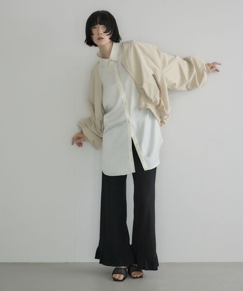 kivi(キヴィ)の「サテンBIGシャツ(シャツ/ブラウス・レディース・ライトオレンジ系/ライトブルー/ナチュラル・FREE)」の11枚目の写真