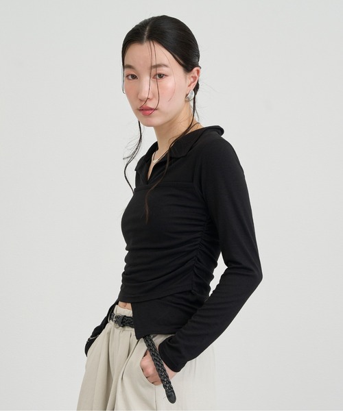 NUJOH(ヌゾ)の「Twist Detail Collar Long Sleeve Top / ツイストディテールカラーロングスリーブトップ(Tシャツ/カットソー・レディース・ブラック/アイボリー/チャコールグレー/ブラウン・FREE)」の22枚目の写真