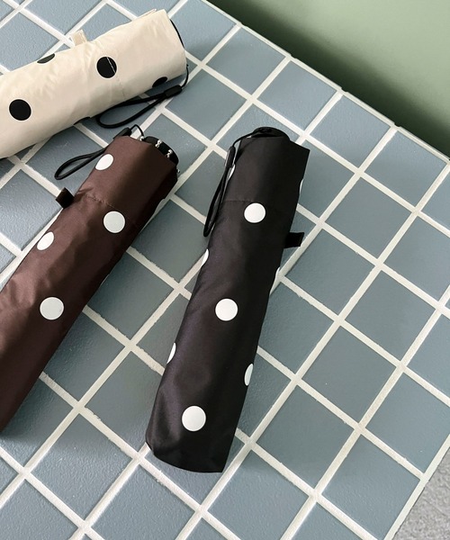 Me%(ミィパーセント)の「【晴雨兼用】DOTminiカサ 636361(折りたたみ傘・レディース・ブラウン/ブラック/アイボリー・FREE)」の2枚目の写真