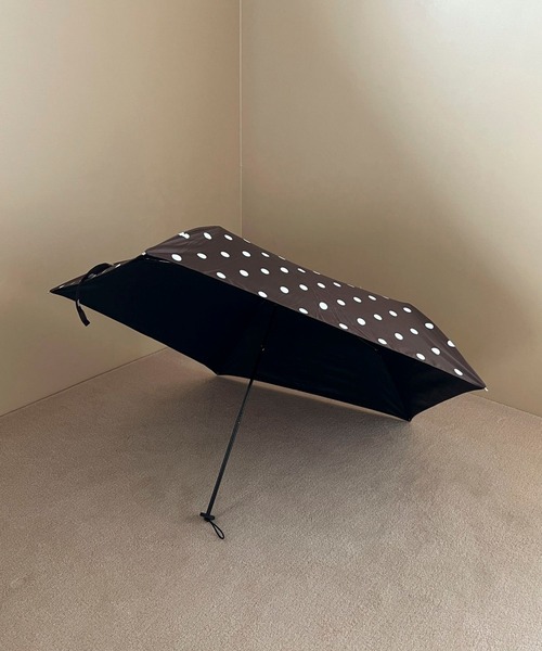 Me%(ミィパーセント)の「【晴雨兼用】DOTminiカサ 636361(折りたたみ傘・レディース・ブラウン/ブラック/アイボリー・FREE)」の6枚目の写真