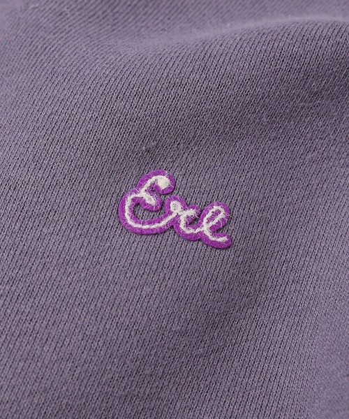 ERL（イーアールエル）の「UNISEX SCRIPT CREWNECK SWEATSHIRT K（スウェット・メンズ・パープル・M/L/S）」の3枚目の写真