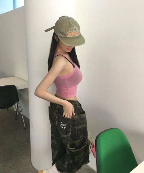TONSIL(トンスル)の「ヴィンテージカモロングバermudaパンツ(その他パンツ・レディース・カーキ・FREE)」の12枚目の写真