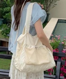 くしゅっとシャーリングデザインが可愛い!軽量×大容量で毎日使える万能トート