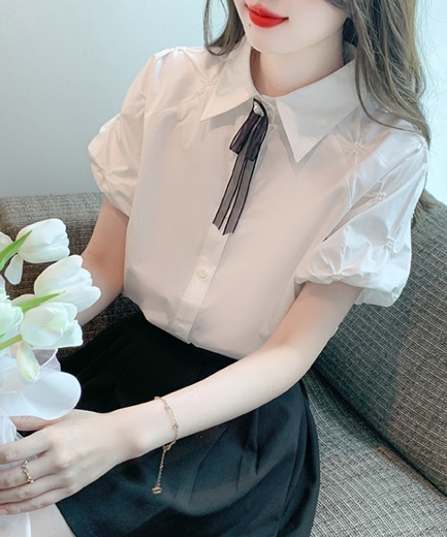AMAJI(アマジ)の「半袖ブラウス パフスリーブ フロントボタン(シャツ/ブラウス・レディース・ホワイト・MEDIUM/LARGE/X-LARGE/SMALL)」の4枚目の写真