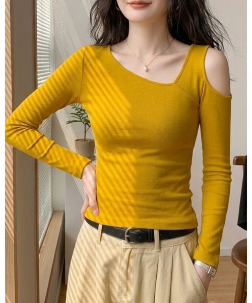 CHEER(チアー)の「アシンメトリー ネック オープンショルダー タイト長袖トップス(Tシャツ/カットソー・レディース・ブラック/イエロー・FREE)」の6枚目の写真