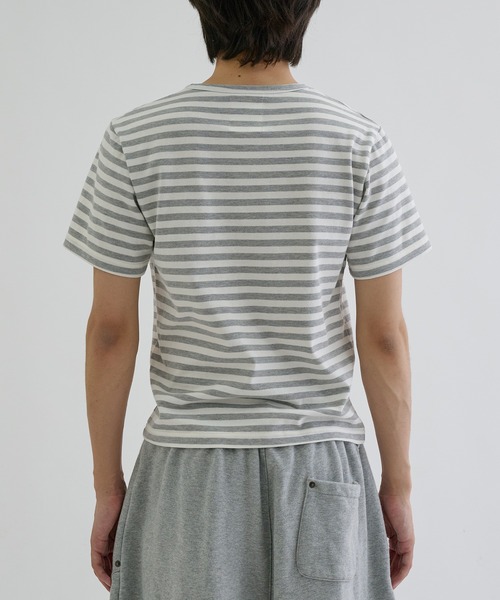 EPNK（イーピーエヌケー）の「Assorted border short sleeve tee / アソートボーダーショートスリーブT（Tシャツ/カットソー・メンズ・オフホワイト/ブラック/ブラック系/グレー・SMALL/LARGE/MEDIUM）」の9枚目の写真