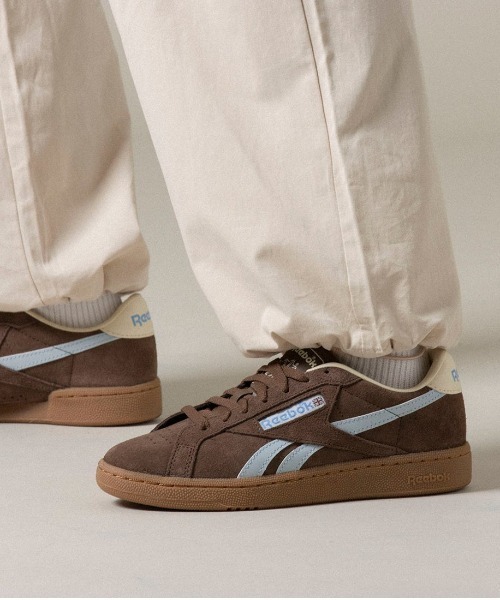 Reebok(リーボック)の「クラブシー グラウンズ UK / CLUB C GROUNDS UK(スニーカー・レディース・ブラウン・22.5cm/23.0cm/23.5cm/24.5cm/24.0cm/25.0cm/25.5cm/26.0cm/22.0cm)」の3枚目の写真