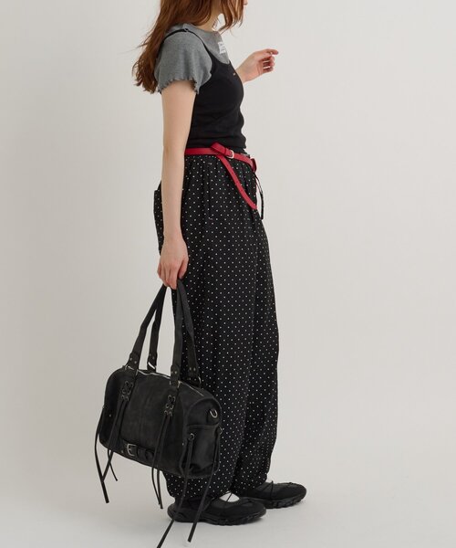 w closet(ダブルクローゼット)の「【5色展開】プレート付きキャミ 夏服(キャミソール・レディース・グリーン/ピンク/オフホワイト/ブルー/ブラック・FREE)」の22枚目の写真