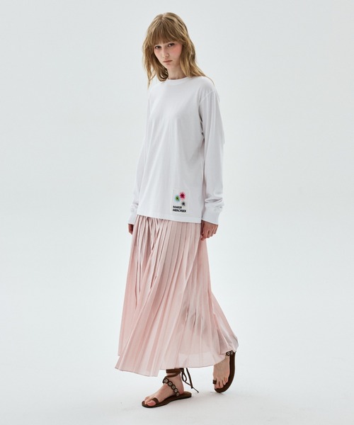 Mardi Mercredi（マルディメクルディ）の「TSHIRT LONG SLEEVE FLOWER PATCH / Tシャツ ロング スリーブ フラワー パッチ（Tシャツ/カットソー・レディース・ブラック/ホワイト・FREE）」の4枚目の写真