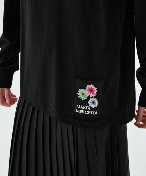 Mardi Mercredi（マルディメクルディ）の「TSHIRT LONG SLEEVE FLOWER PATCH / Tシャツ ロング スリーブ フラワー パッチ（Tシャツ/カットソー・レディース・ブラック/ホワイト・FREE）」の7枚目の写真