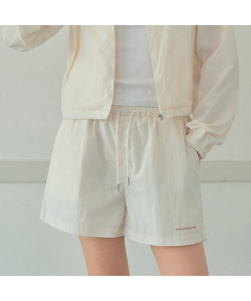 WEDNESDAYOASISFORWOMEN(ウェンズデー オアシス フォー ウーマン)の「ナイロンウィンドショーツ_CREAM(WB6PT23)(その他パンツ・レディース・Cream・FREE)」の1枚目の写真