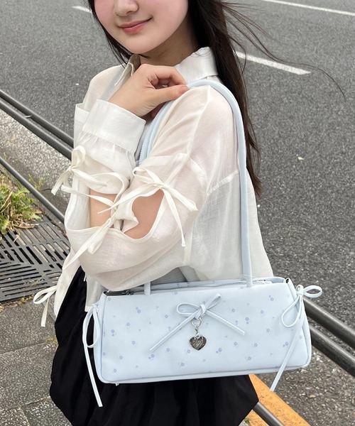 ANAP GiRL(アナップガール)の「小花柄 ロングハンドル ボストンバッグ(ショルダーバッグ・キッズ・ホワイト/ライトピンク/サックスブルー・F)」の21枚目の写真