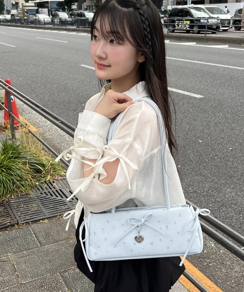 ANAP GiRL(アナップガール)の「小花柄 ロングハンドル ボストンバッグ(ショルダーバッグ・キッズ・ホワイト/ライトピンク/サックスブルー・F)」の22枚目の写真