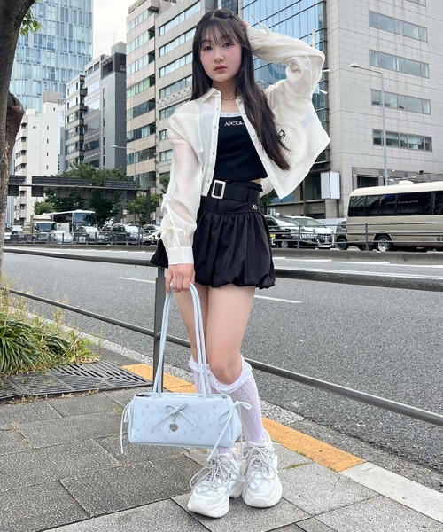ANAP GiRL(アナップガール)の「小花柄 ロングハンドル ボストンバッグ(ショルダーバッグ・キッズ・ホワイト/ライトピンク/サックスブルー・F)」の4枚目の写真