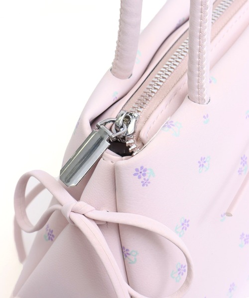 ANAP GiRL(アナップガール)の「小花柄 ロングハンドル ボストンバッグ(ショルダーバッグ・キッズ・ホワイト/ライトピンク/サックスブルー・F)」の10枚目の写真
