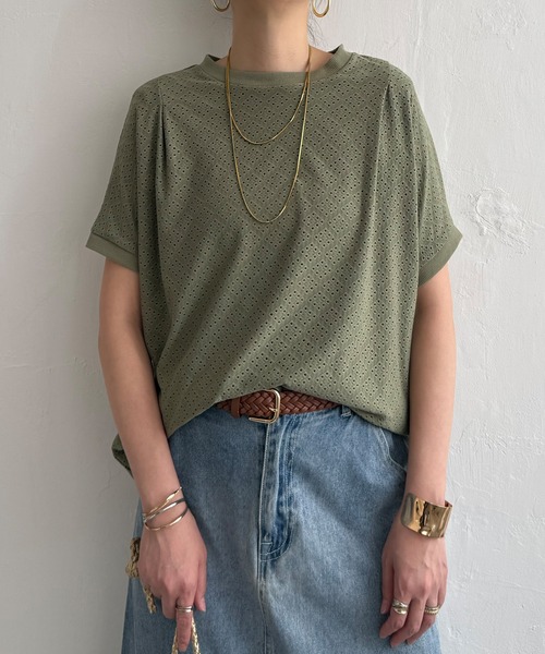 LBC(エルビーシー)の「【※プチプラ1990円★お得だ値※】冷感アイレットレースプルオーバー(Tシャツ/カットソー・レディース・グリーン/グレイッシュベージュ/ネイビー/イエロー/オフホワイト・M/L)」の3枚目の写真