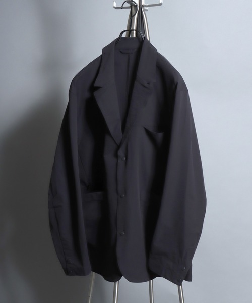 ANPAS(アンパス)の「Poly Seersucker Tailored Jacket / 〈セットアップ対応〉シアサッカー オーバーサイズ 3ボタンジャケット メンズ サマージャケット テーラード アウター ブレザー リラックスフィット(テーラードジャケット・メンズ・ブラック/ネイビー/モカ/チャコールグレー/スミクロ・LL/L/M)」の1枚目の写真