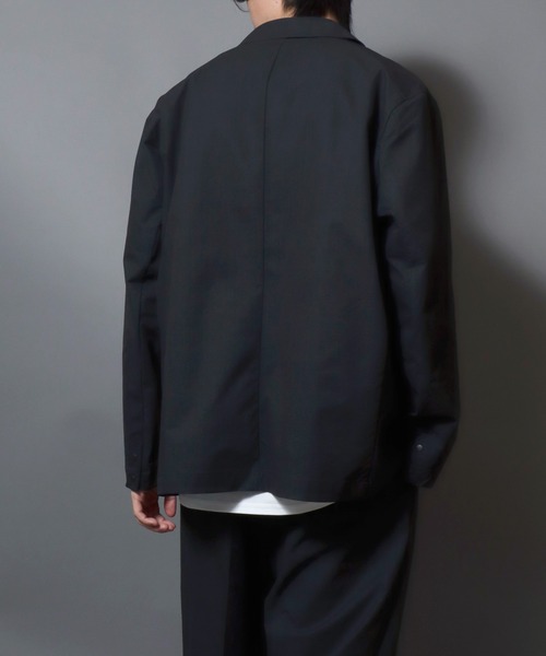 ANPAS(アンパス)の「Poly Seersucker Tailored Jacket / 〈セットアップ対応〉シアサッカー オーバーサイズ 3ボタンジャケット メンズ サマージャケット テーラード アウター ブレザー リラックスフィット(テーラードジャケット・メンズ・ブラック/ネイビー/モカ/チャコールグレー/スミクロ・LL/L/M)」の14枚目の写真