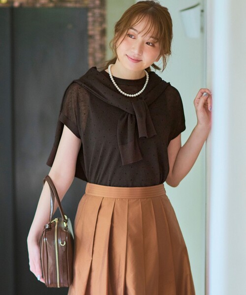 23区 L（ニジュウサンクオオキイサイズ）の「シアードット フレンチスリーブ ニット（ニット/セーター・レディース・ネイビー系/ライトグレー系/ダークブラウン系/ブラック系・44/46）」の3枚目の写真