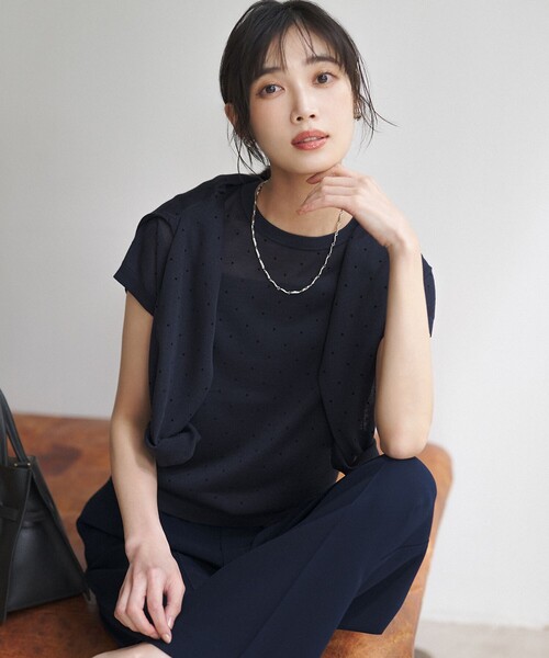 23区 L（ニジュウサンクオオキイサイズ）の「シアードット フレンチスリーブ ニット（ニット/セーター・レディース・ネイビー系/ライトグレー系/ダークブラウン系/ブラック系・44/46）」の4枚目の写真
