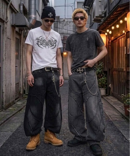 SPINNS(スピンズ)の「ブラックデニムワイドバルーンパンツ/カーブシルエット/切り替えデザイン/ユニセックス(その他パンツ・メンズ・ブラック/グレー・M/L)」の4枚目の写真