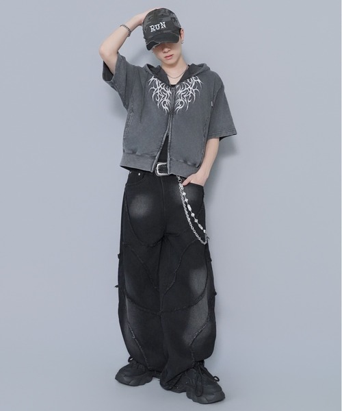 SPINNS(スピンズ)の「ブラックデニムワイドバルーンパンツ/カーブシルエット/切り替えデザイン/ユニセックス(その他パンツ・メンズ・ブラック/グレー・M/L)」の10枚目の写真